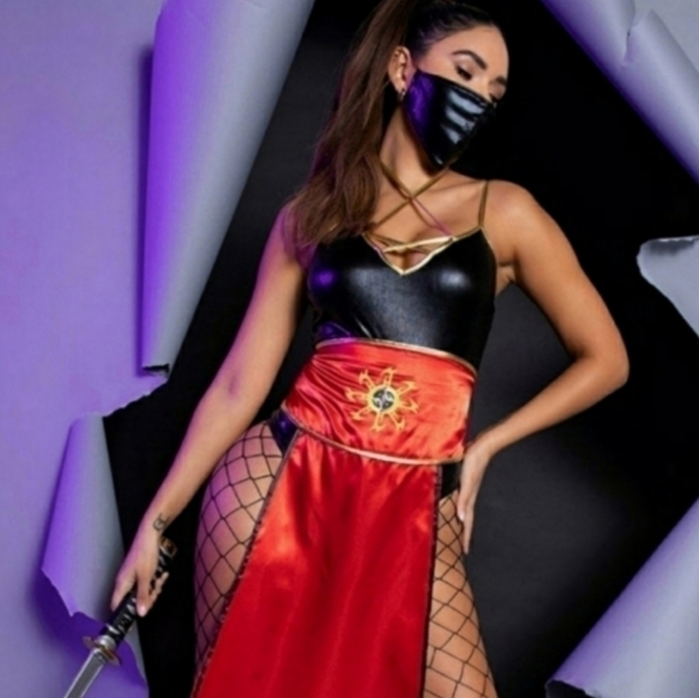 NEW Yandy Sexy Violent Red Ninja Three Piece Costume Set Size Small